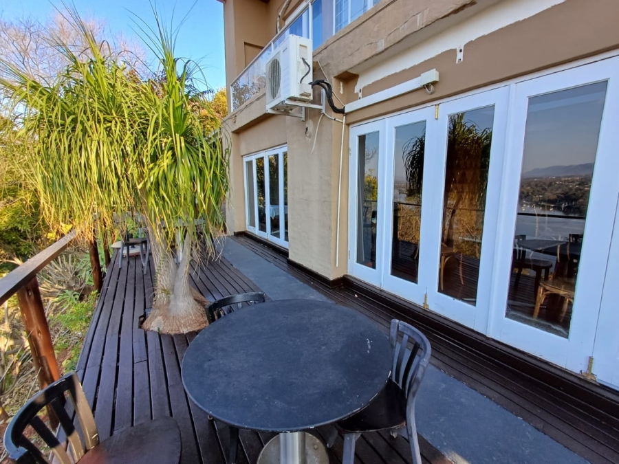 6 Bedroom Property for Sale in Kosmos North West
